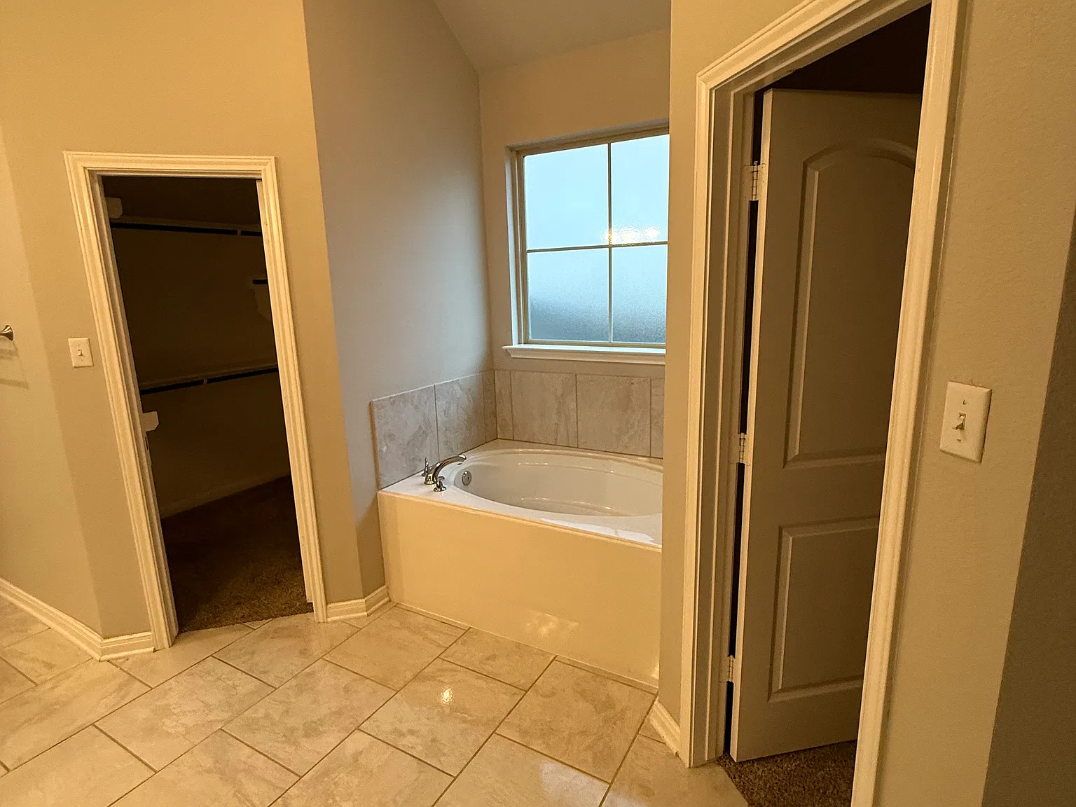 3 bed, 1846 sqft, $2,000 — Photo 3