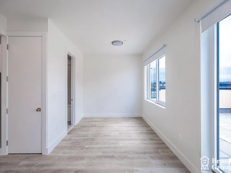 1595 New York Ave #PENTHOUSE — Photo 5