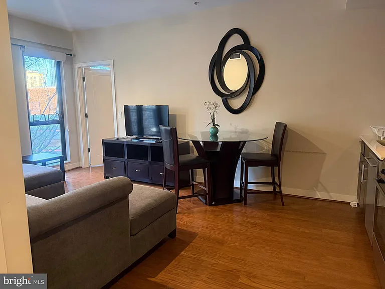 1320 Fenwick Ln #700 — Photo 15