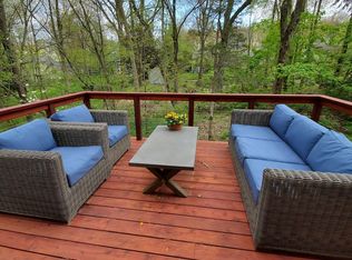 55 Sheerman Ln, Amherst, MA 01002