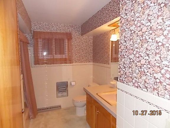 5th image of 1780 Kenmore Dr