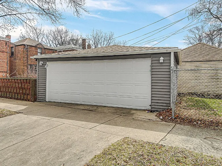 8900 S Dauphin Ave #2 — Photo 4