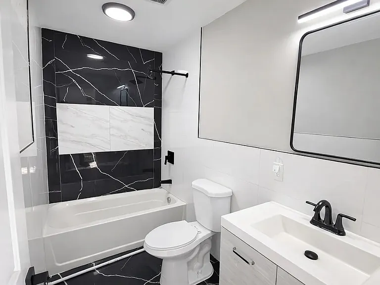 494 S 18th St #303 — Photo 1