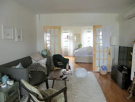 Rented by Vespa Properties Group | media 7