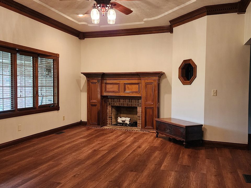 2nd image of 4255 Egbert Rd