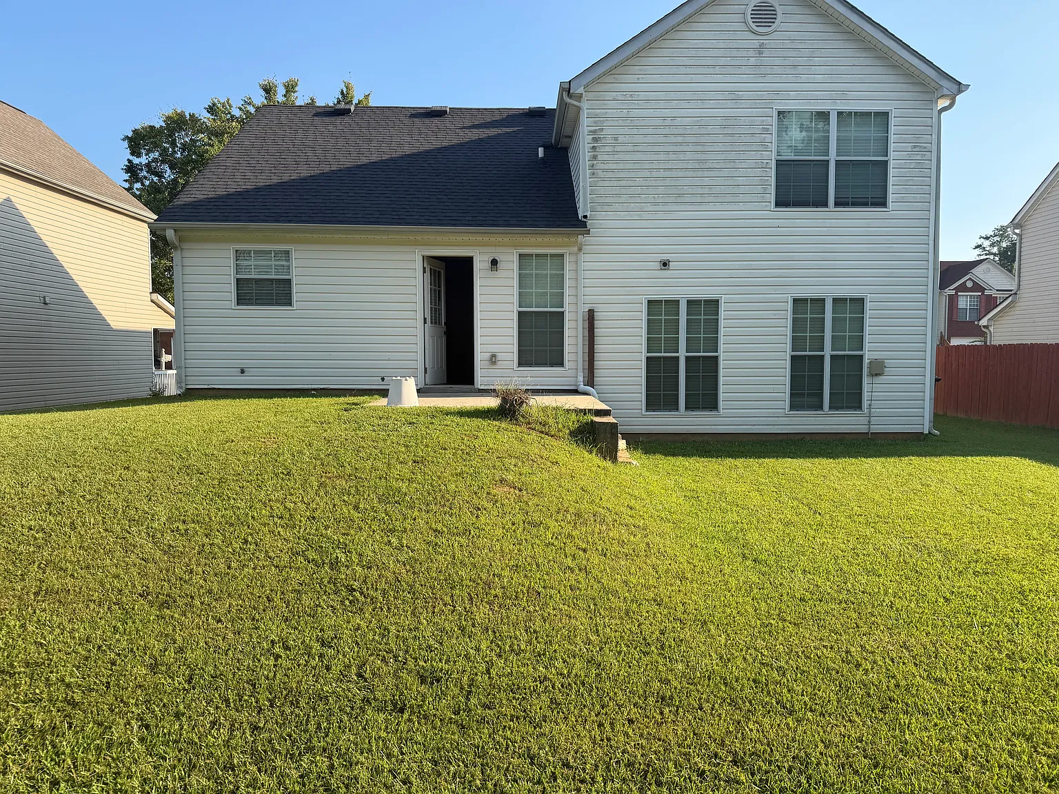 3 bed, 2.5 bath, 1638 sqft, $1,850 — Photo 2
