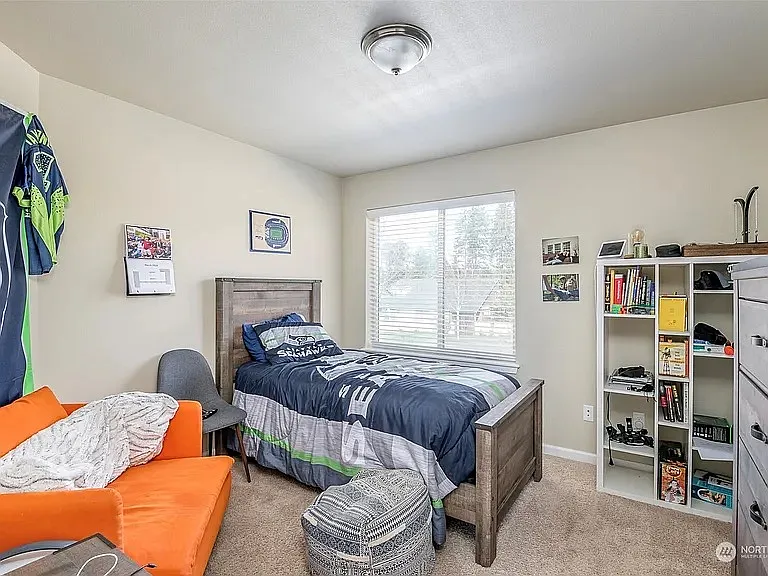 4210 Dudley Dr NE — Photo 9