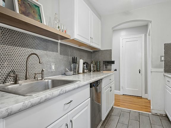 5th image of 31 Chestnut St APT 1