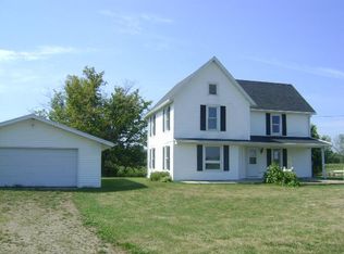 8651 W Winslow Rd, Lena, IL 61089