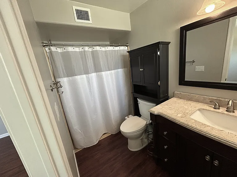 Ensuite
