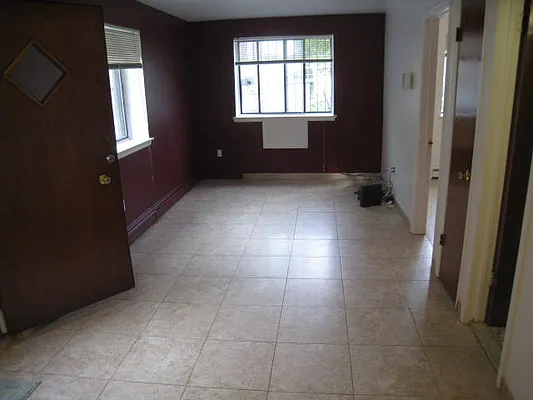Rented by Alexiou Realty | media 3