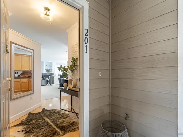 852 Diablo Avenue #201, Novato, CA 94947