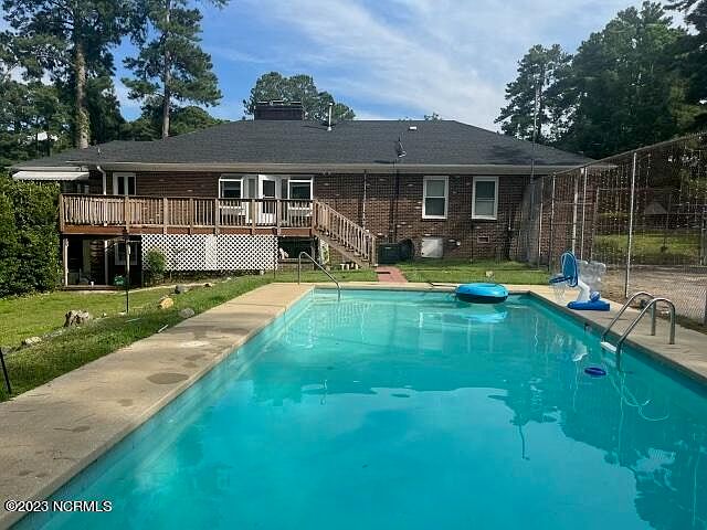 2nd image of 1717 Swann Street