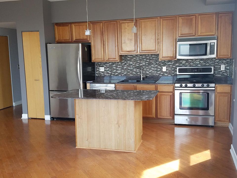 1st image of 5 E 14th Pl APT 1308