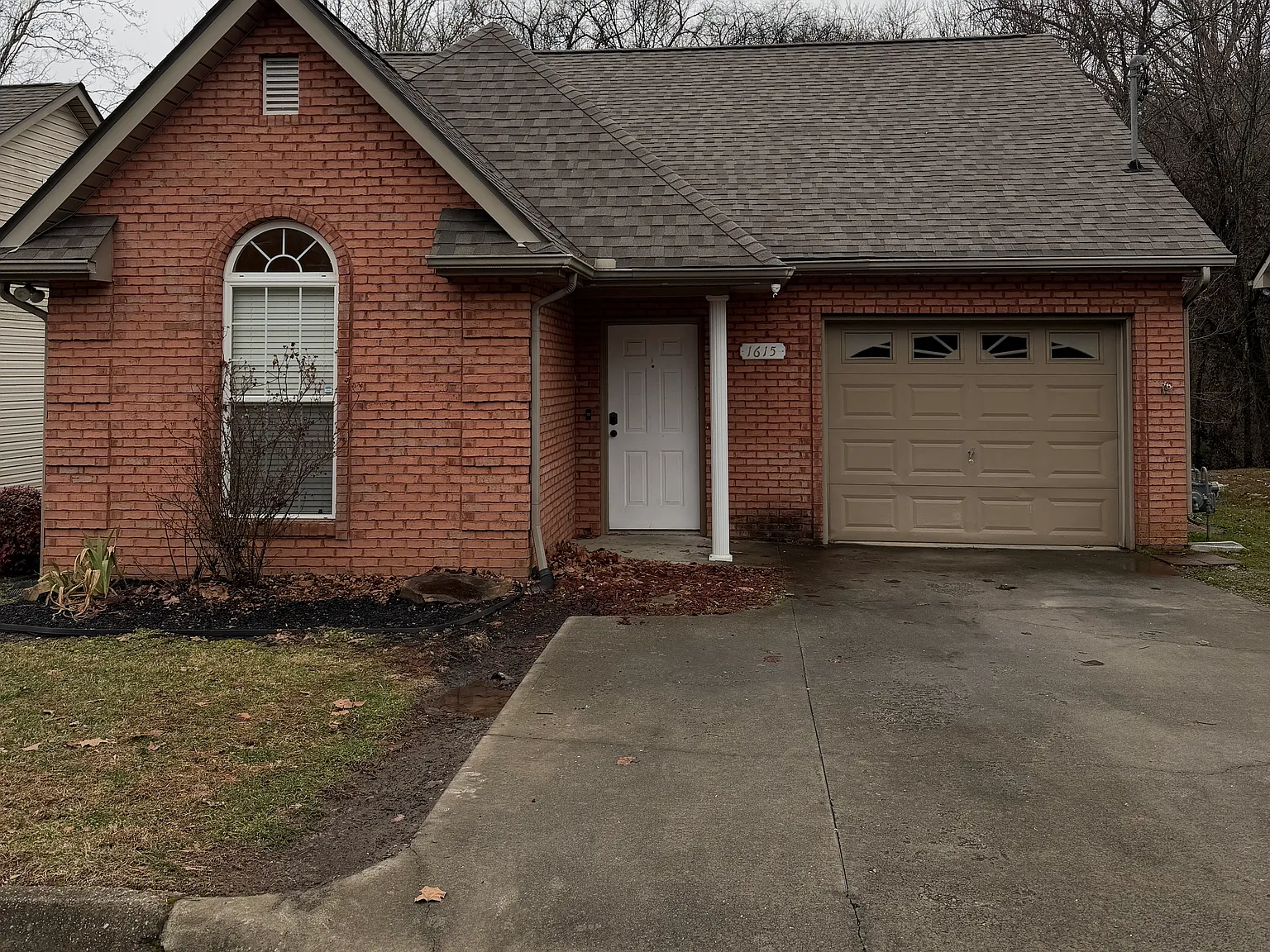 3 bed, 1332 sqft, $2,000 — Photo 1