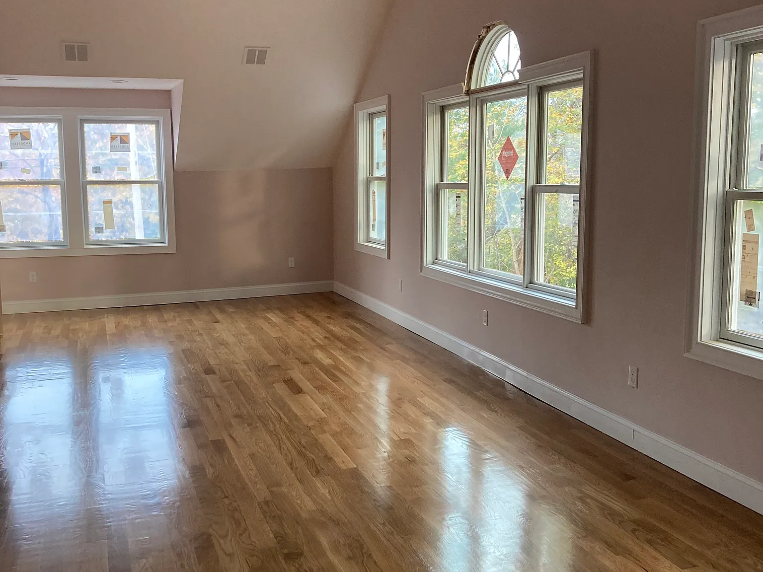 266 Pleasant St — Photo 4