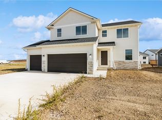 727 NE Deerfield Dr, Ankeny, IA 50021