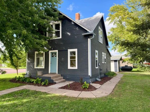 100 North St NE, Wagner, SD 57380