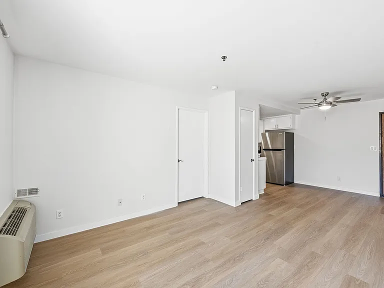 Westgate Apartments — Photo 6
