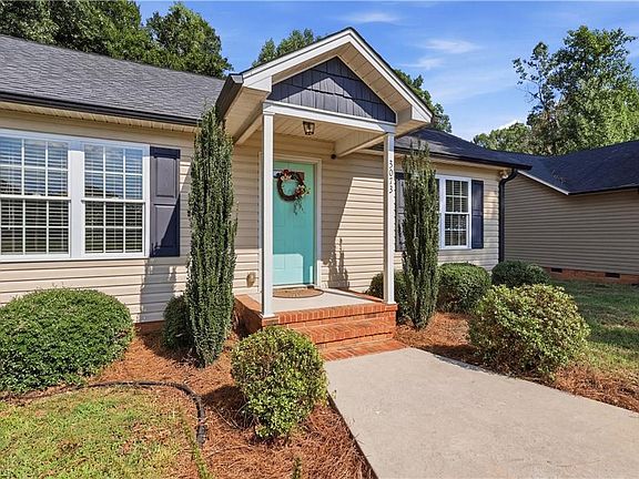 2nd image of 3073 Trotter Rd