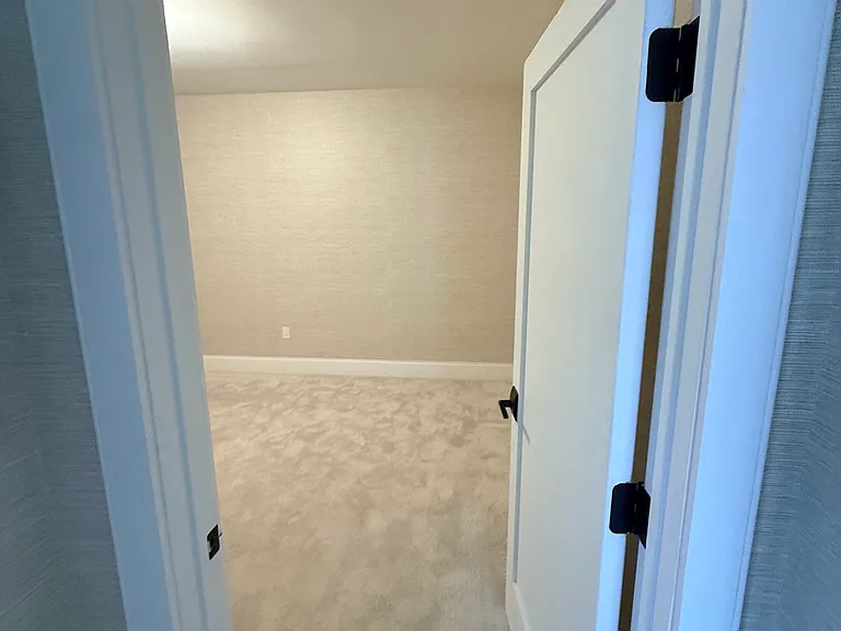 172 Nassau St #202 — Photo 9