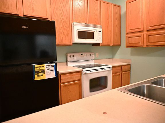 2nd image of 1110 NE 6th Ln Unit 5