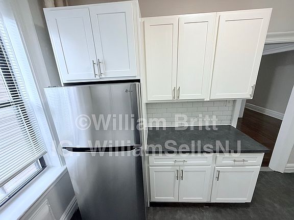 2nd image of 95 Fairview Ave #B6
