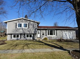 1104 Holmes Pl, Dekalb, IL 60115