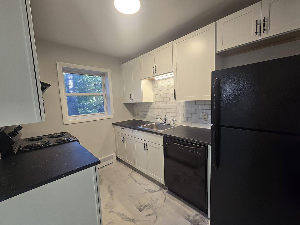 1st image of 205 Blakely Rd #1