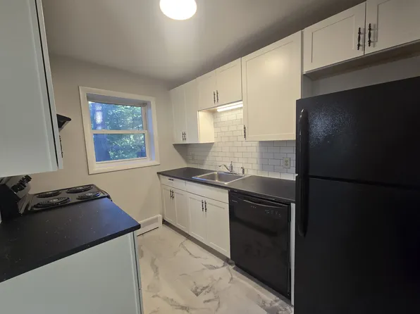 205 Blakely Rd, Colchester, VT
