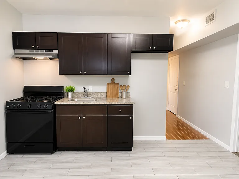 406 Park Ave #4A — Photo 2