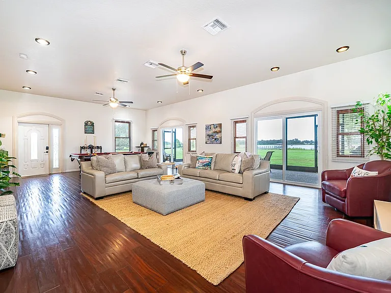 2339 Neptune Rd — Photo 3
