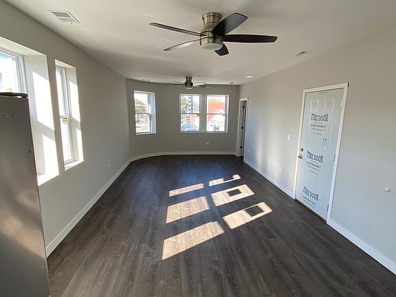4th image of 1547 Oak Park Ave #2R