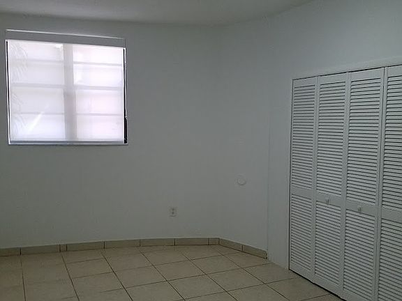 3rd image of 2730 Collins Ave APT 112