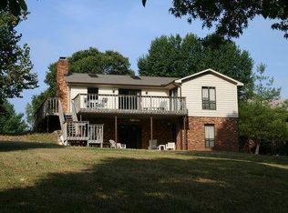 100 Pine Cone Dr, Huddleston, VA 24104