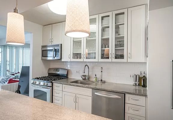 3rd image of 200 Central Park S APT 3H