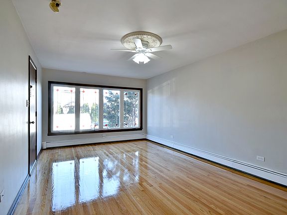 4th image of 2141 N Melvina Ave #2