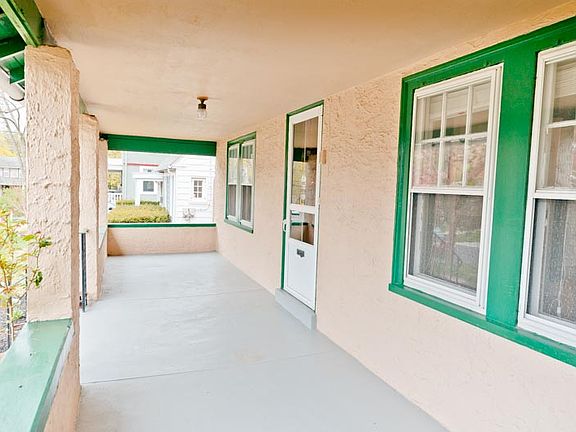 3rd image of 1435 Lawndale Ave
