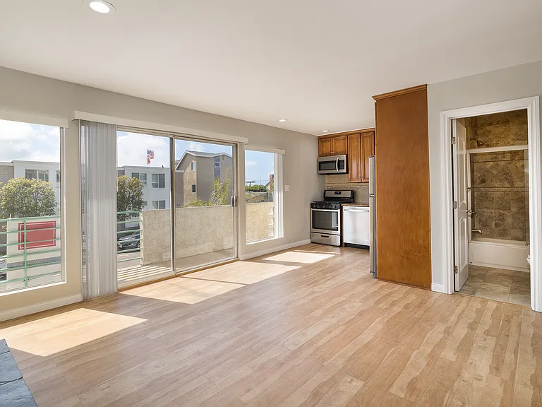 1744 Manhattan Ave #2 — Photo 6