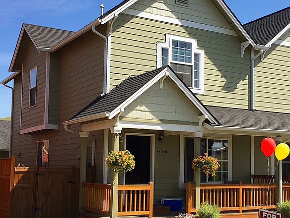 2nd image of 4452 Deveraux Pl Unit B