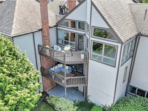 401 Darbys Run, Bay Village, OH 44140