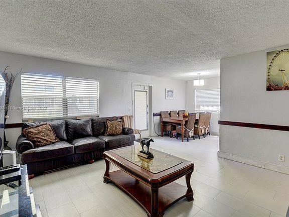 5th image of 148 Saxony Ln #D
