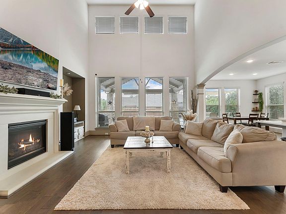 4th image of 51 Springtime Creek Dr