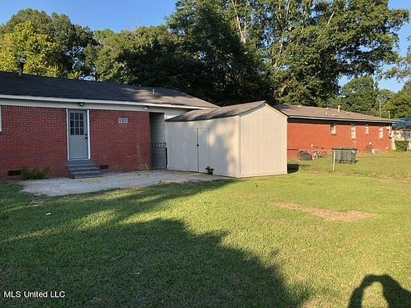 5th image of 207 Evelyn St