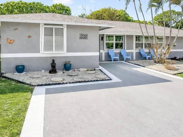 4538 Arthur St, Palm Beach Gardens, FL 33418