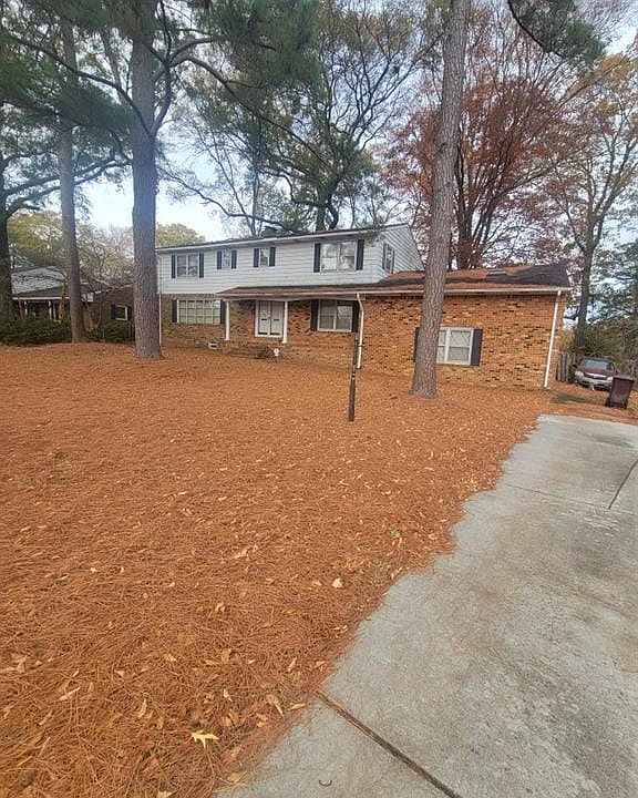 1st image of 552 Longdale Cres