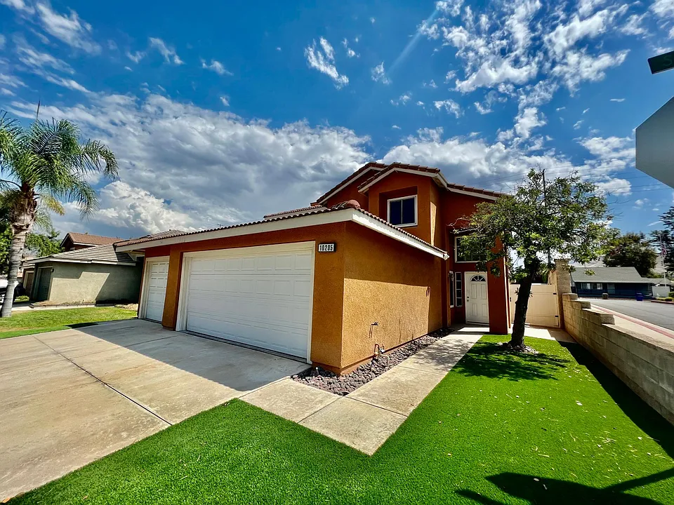 10205 Shale Ln