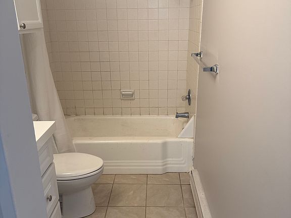 5th image of 5125 Marshall Dr APT 3