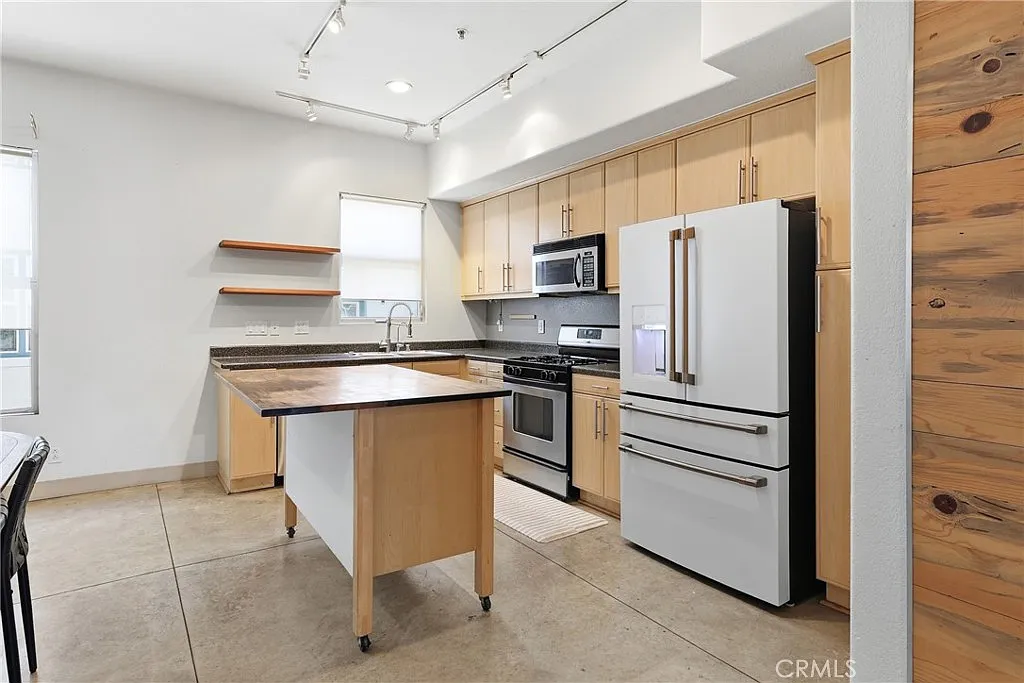 1 bed, 1530 sqft, $3,400 — Photo 4