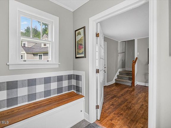 4th image of 23 Herber Avenue